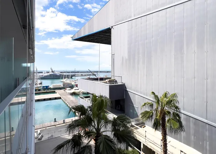 Waterfront 1 דירה