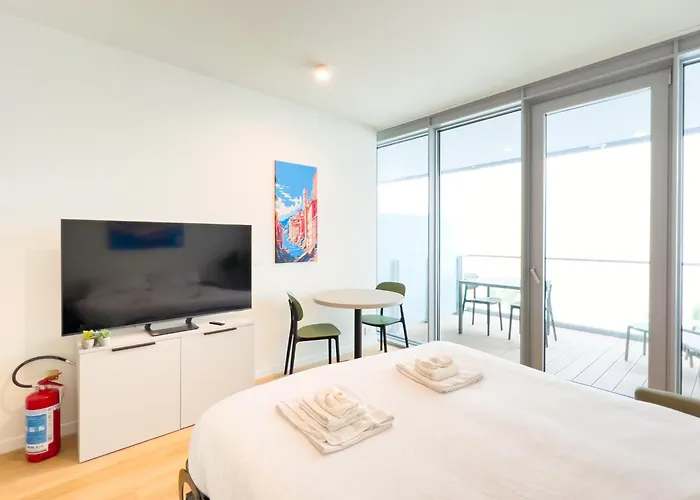 Waterfront 1 דירה *